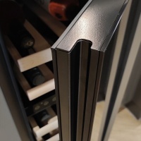 Винный шкаф Dunavox DAUF-17.58DBH встраиваемый под столешницу со скрытой ручкой